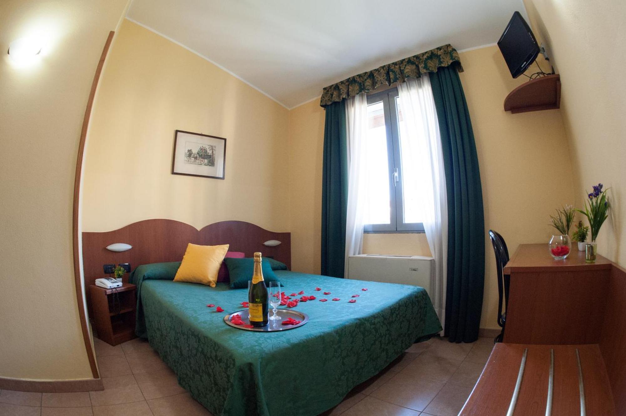 The Best Hotel — Billeder 3